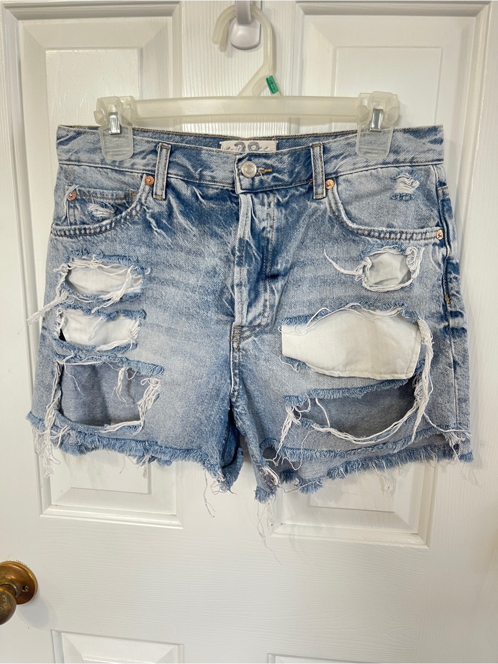 Free People We The Free Distressed Denim Shorts Women Sz 28 Light Blue